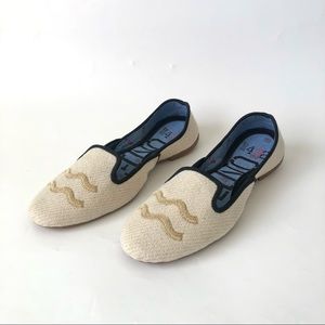 One432 Ivory Handloom woven Loafers Size 9